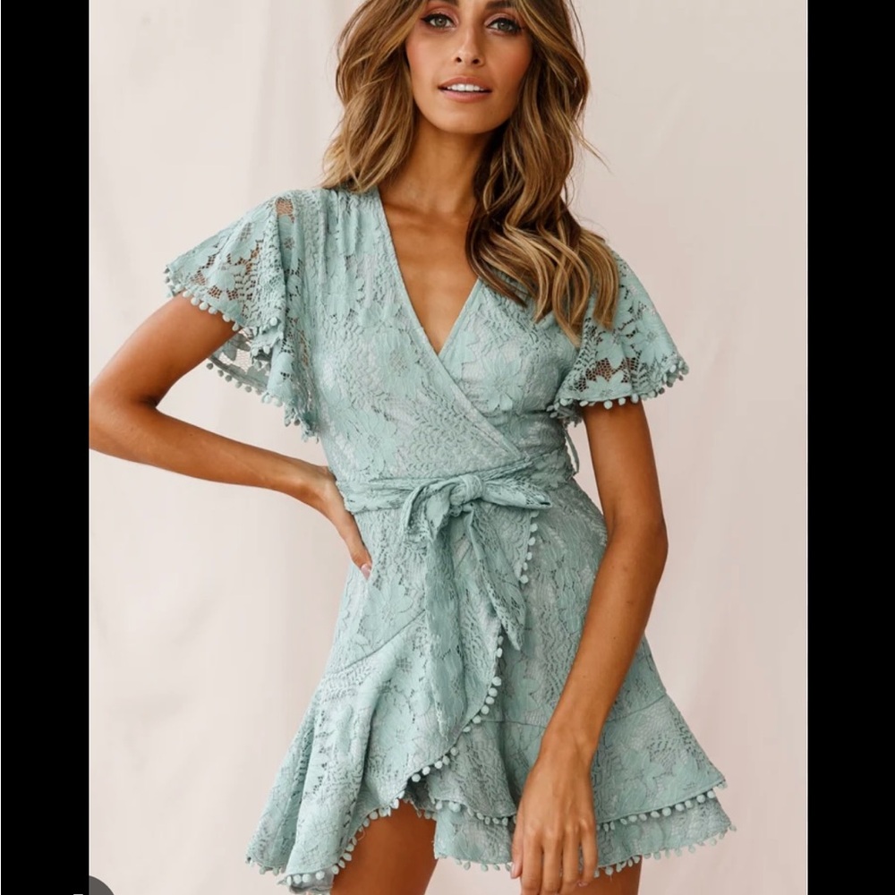 Elegant Lace Wrap Dress in Mint Green